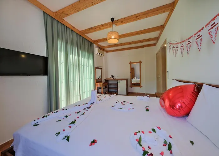 ホテル Candle Light フェティエ